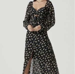 LONG SLEEVE SWEETHEART NECK FLORAL  MIDI DRESS